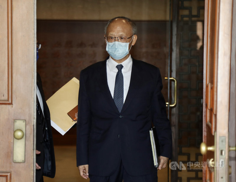 台灣正式申請加入跨太平洋夥伴全面進步協定(CPTPP),下一步將與各會員國談判,行政院經貿談判辦公室總談判代表鄧振中(圖)23日表示,如果日方提出開放進口福島食品的要求,「我們當然需要面對與處理」,但一定會在3原則下找到解方。中央社記者張皓安攝 110年9月23日