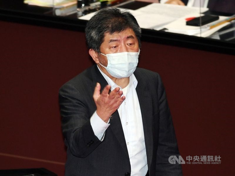 行政院的3+11補充報告24日上午出爐,衛福部長陳時中赴立法院被媒體追問未對3+11政策釀800條人命道歉,僅表示「3+11和800條人命有什麼關係?」(中央社檔案照片)