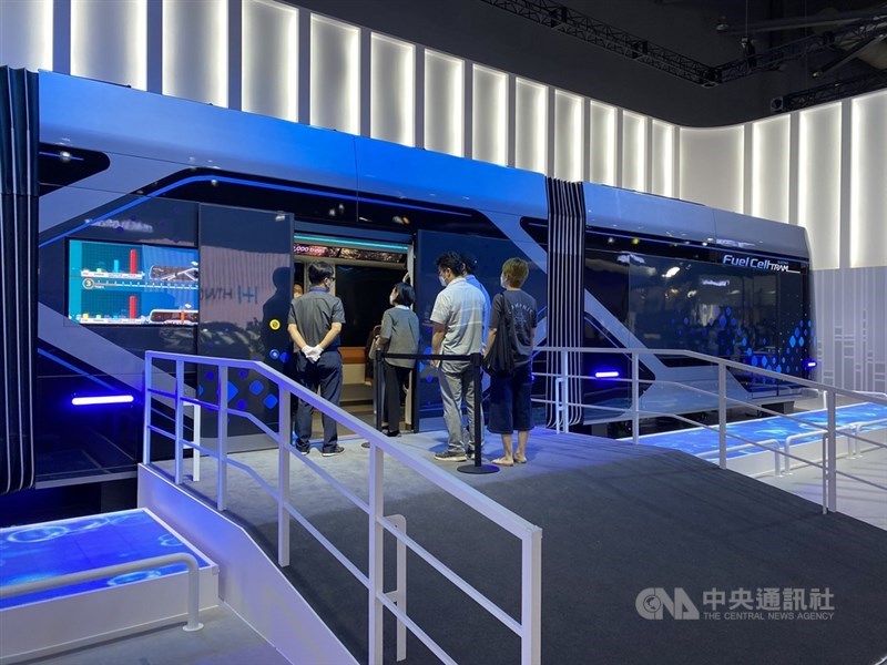新能源車、電動自駕車較傳統內燃機汽車所需車用半導體多上2倍到20倍,車用半導體預期將成為僅次於記憶體的半導體主力產品。中央社記者廖禹揚京畿道高陽市攝 110年9月26日