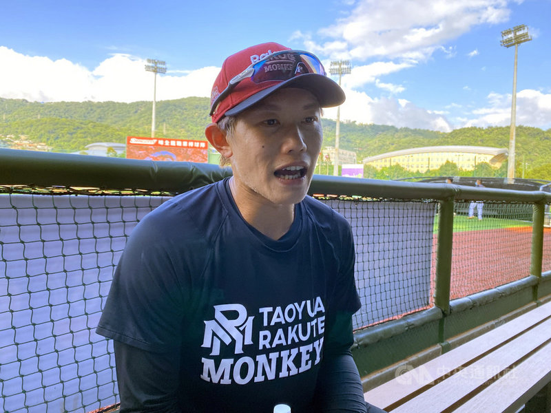中華職棒樂天桃猿隊陳冠宇遲遲拿不下中職首勝,陳冠宇坦言,確實受到外界評價影響而有壓力,帶太多想法去投球,他也認為,與其想這麼多,不如先把自己做好。中央社記者楊啟芳攝 110年9月26日