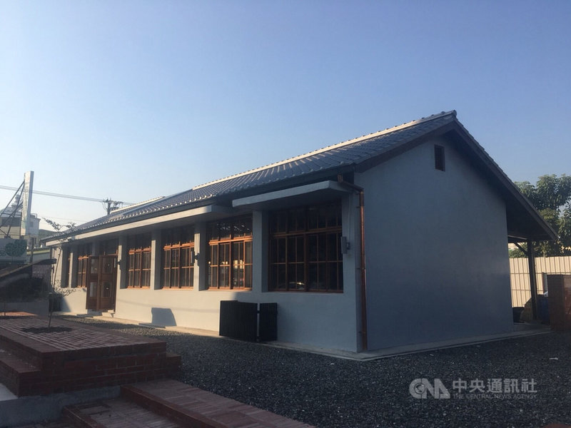 「潮州日式歷史建築文化園區」曾是國民政府時期的「公路新村」,109年被屏東縣政府核定為歷史建築,將在展覽館展出「再現公路新村-光影展」。(潮州鎮公所提供)中央社記者郭芷瑄傳真 110年9月27日