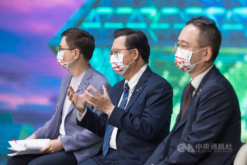 桃園市經濟發展局首度辦理對日線上招商投資說明會,28日線上播出,桃園市長鄭文燦(中)會中表示,台日友好是現在進行式,日本在台灣最困難的時候伸援捐疫苗,目前台灣疫情已慢慢控制,並未產生供應鏈斷鏈情況,仍是全世界科技大廠非常信賴的夥伴。(桃園市經濟發展局提供)中央社記者吳睿騏桃園傳真 110年9月28日