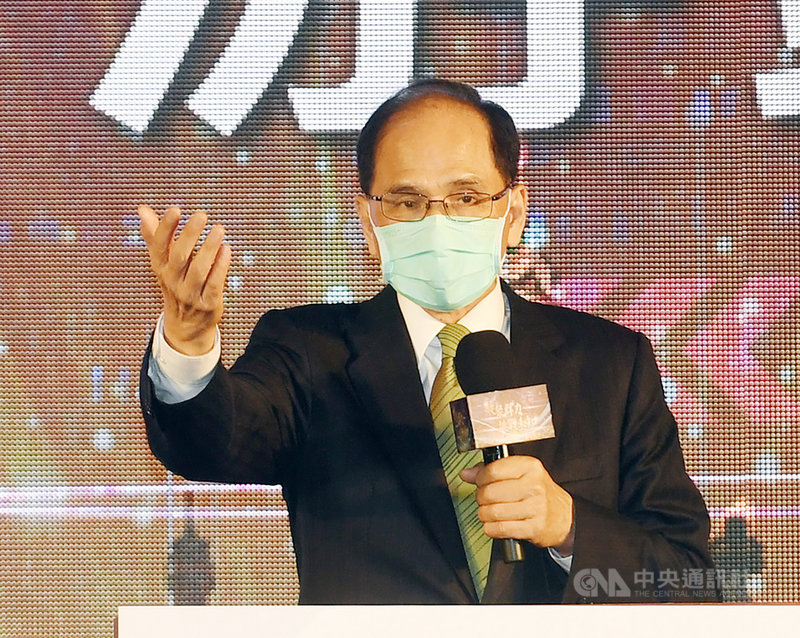 立法院長游錫堃(圖)28日晚間出席「世界台灣商會聯合總會第27屆年會暨第3次理監事聯席會議–僑務委員會晚宴」,致詞時表示,全球都受疫情衝擊,台灣因為台商努力打拚,還有總統蔡英文及行政院長蘇貞昌的領導,經濟表現不錯。中央社記者施宗暉攝 110年9月28日