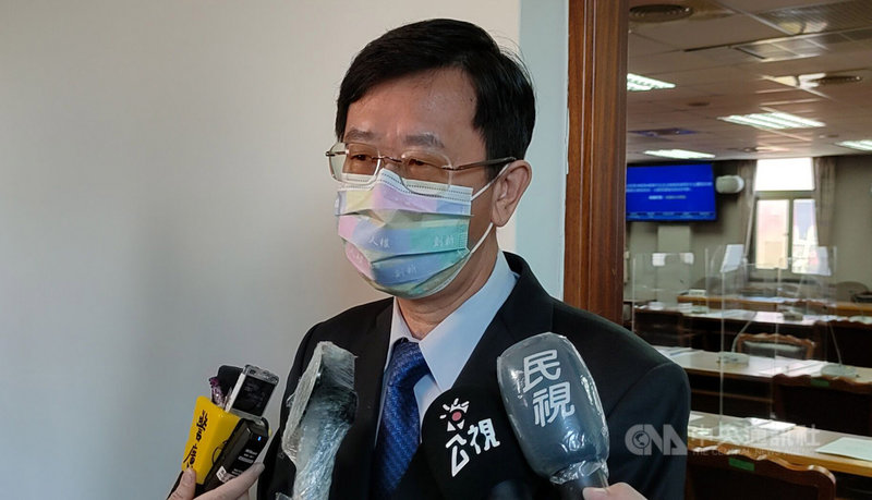 法務部調查局長呂文忠(圖)29日赴立法院司法及法制委員會報告,會前受訪時就調查局筆錄遺失一事,代表調查局再次向社會大眾道歉,並表示,雖是個別調查官行為,已造成調查局形象傷害,其實99%以上調查官戮力從公,希望大眾繼續支持。中央社記者劉世怡攝 110年9月29日