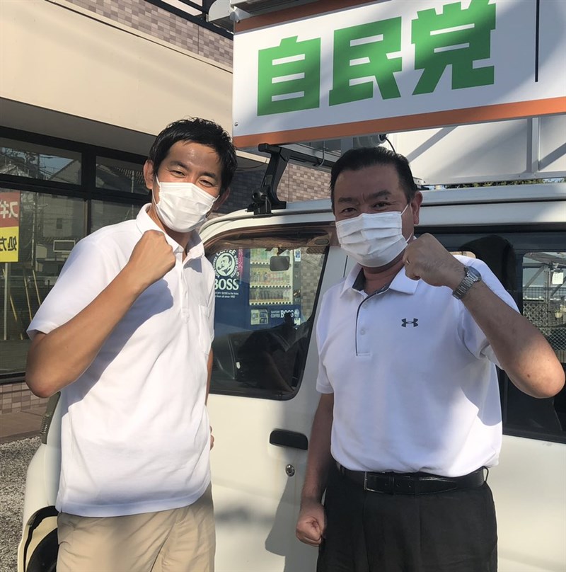 經濟安全保障擔當大臣內定由小林鷹之擔任(左)。(圖取自twitter.com/kobahawk)