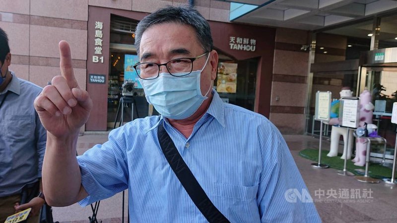 民進黨2022年提名機制,黨內有不同意見。民進黨全代會工作小組成員、正國會中常委陳茂松6日公開質疑民進黨秘書長林錫耀。中央社記者葉素萍攝 110年10月6日