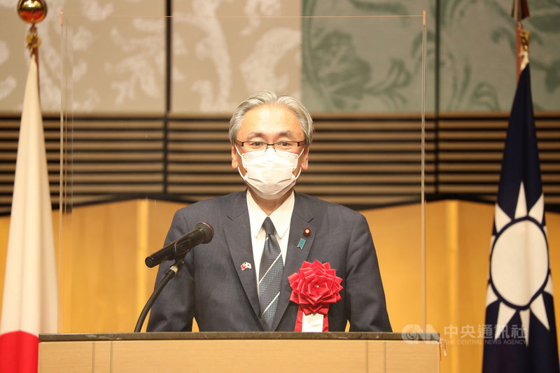 日本國會最大團體「日華議員懇談會」會長古屋圭司出席駐日處國慶活動,他致詞時強調舉辦台美日國會戰略論壇的重要性,對於中共軍機大舉擾台,他認為共享自由民主價值觀國家應合作予以牽制。中央社記者楊明珠東京攝 110年10月7日