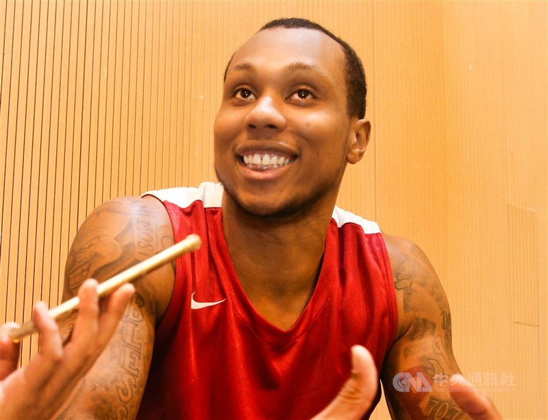 美國職籃NBA 18名退役球員集體騙取補助保障方案,其中1人曾來台打球,就是曾效力休士頓火箭的史密斯,他在台期間是SBL台銀隊的球員。(中央社檔案照片)
