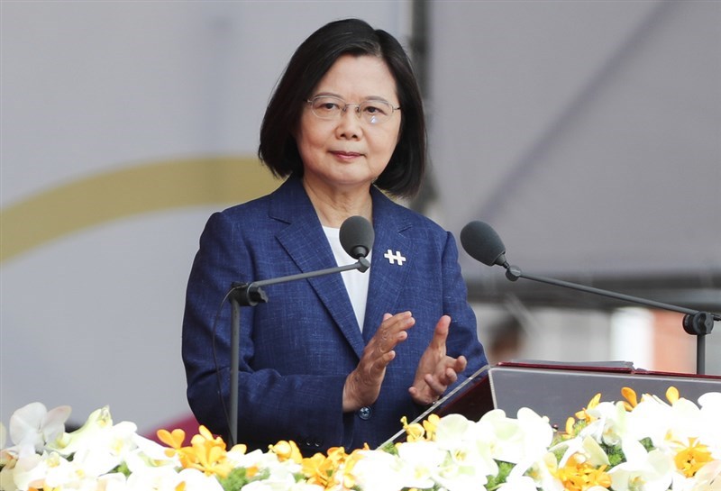 總統蔡英文在國慶演說時提到,在兩岸關係的立場上,「我們的善意不變、承諾不變,維持現狀就是我們的主張」。中央社記者王騰毅攝 110年10月10日