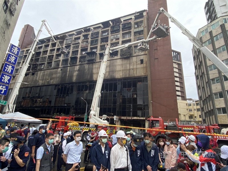 高雄城中城大火造成46人死亡、41傷。中央社記者董俊志攝 110年10月14日