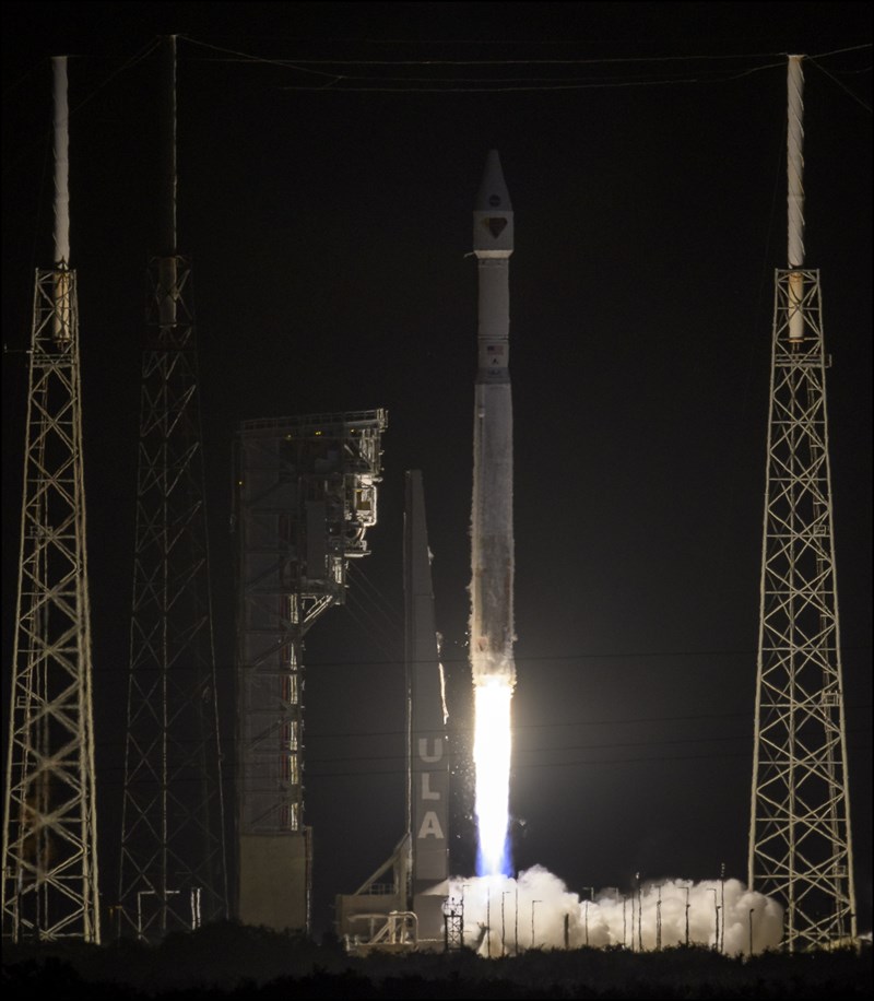 美國航空暨太空總署(NASA)16日發射探測器「露西號」。(圖取自twitter.com/nasa)