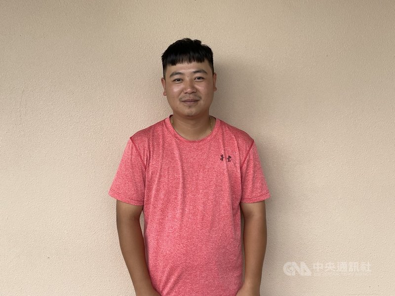 110年全國運動會棒球賽,新竹市隊野手李千賢(圖)相隔許久再以球員身分上場,單場敲3安,他表示首次打全運會時和哥哥還是二壘、游擊搭檔,哥哥現因骨癌復發接受化療,也希望此次參賽連同哥哥的份一起努力。中央社記者謝靜雯攝 110年10月18日