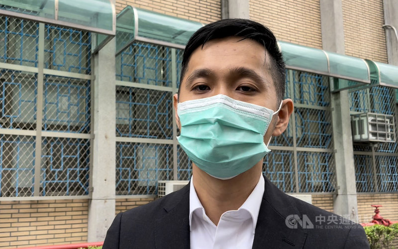前沃草執行長柳林瑋(圖)涉強吻女子案二審19日開庭,柳林瑋離開法院時表示,並沒有要跟被害人和解,他從頭到尾並沒有犯罪,會把相關證據呈給法院,希望得到一個公平審判。中央社記者劉世怡攝 110年10月19日