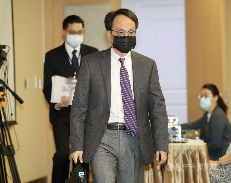 黨產會19日上午舉行「社團法人中國青年救國團附表所列之財產是否為不當取得財產」聽證會,黨產會主委林峯正(前)出席。中央社記者張皓安攝 110年10月19日