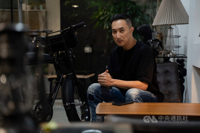 導演奚岳隆在研究所主修多媒體藝術動畫,將執導由繪本「餓鬼饗宴」改編的恐怖動畫影集,並擔任創意總監,負責所有視覺展示與動畫效果。(七十六号原子提供)中央社記者王寶兒傳真 110年10月20日