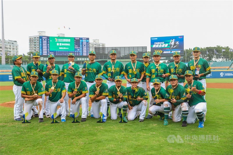 110年全國運動會棒球項目金牌戰21日上午在新莊棒球場舉行,終場台北市(圖)以8比5擊敗高雄市,奪下本屆金牌,取得2連霸。中央社實習記者蕭宇軒攝 110年10月21日