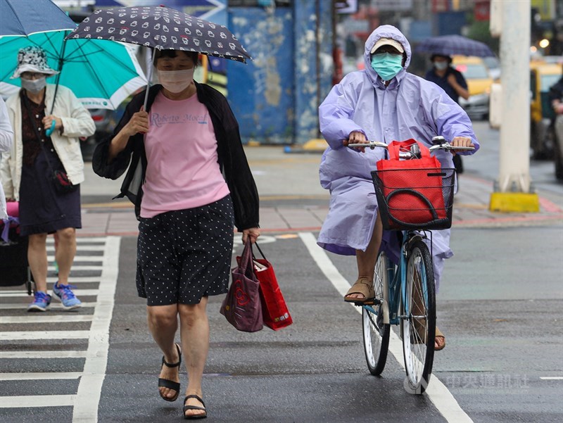气象专家吴德荣说，23、24日两天持续受到东北季风影响，北台湾湿凉。（中央社档案照片）