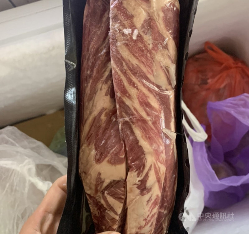 苗栗縣24歲賴姓警員今年初未經同意擅自將同事置於派出所冰箱的冷藏牛肉煎煮食用,同事憤而報警處理。苗栗地院依竊盜罪判處賴員應執行拘役40天。(警方提供)中央社記者管瑞平傳真 110年10月25日