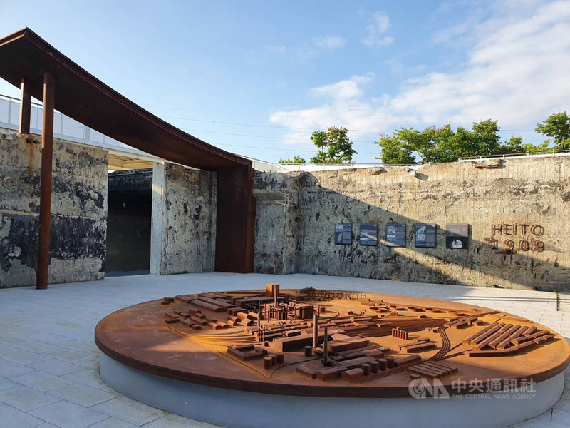 以台糖舊紙漿廠再造的屏東縣民公園,獲得日本國際設計獎及國際景觀建築師協會舉行的亞太區景觀大賞。中央社記者郭芷瑄攝 110年10月26日