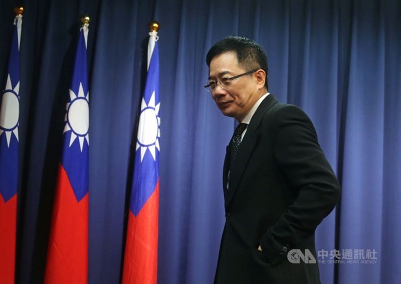 前中影董事長蔡正元涉嫌侵占阿波羅公司資產,被檢方依業務侵占等罪起訴。台北地方法院27日依業務侵占罪判處3年6月徒刑,商業會計法部分判6月徒刑,得易科罰金。(中央社檔案照片)