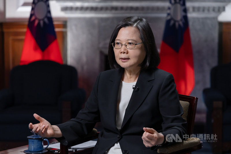 總統蔡英文接受CNN專訪時說,半導體是台灣的領頭羊產業,代表台灣有能力生產對世界發展至關重要的產品。(總統府提供)中央社記者溫貴香傳真 110年10月28日