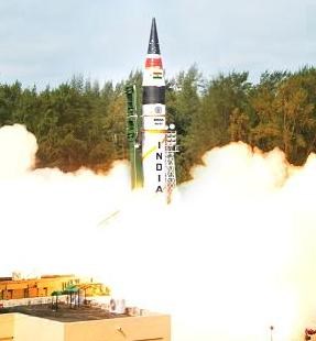 圖為「烈火-5」地對地洲際彈道飛彈。(圖取自印度國防研究暨發展組織網頁drdo.gov.in)