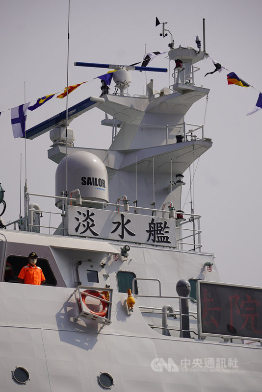 安平級巡防艦第3艘「淡水艦」已完成各式航儀設備及航海操船訓練,28日辦理交船儀式。中央社記者董俊志攝 110年10月28日