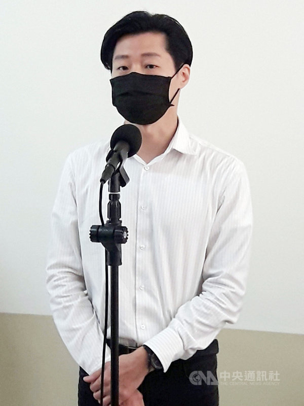 無黨籍立委林昶佐28日在立法院接受媒體聯訪時說,「我不會被罷免」,不擔心。中央社記者范正祥攝 110年10月28日