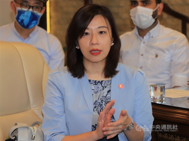台中市第2選區立委將補選,民進黨台中市黨部29日表示,前立委林靜儀(圖)已將戶籍遷至烏日區,且確定參加補選。林靜儀則指出,請大家稍安勿躁。(中央社檔案照片)