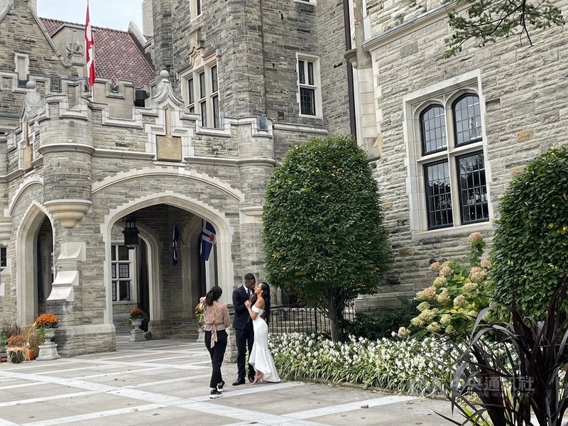 多倫多卡薩羅馬城堡（Casa Loma）是電影電視愛用的拍攝地點，也是許多愛侶拍攝婚紗照和舉辦婚禮的熱門場地。中央社記者胡玉立多倫多攝 110年10月31日