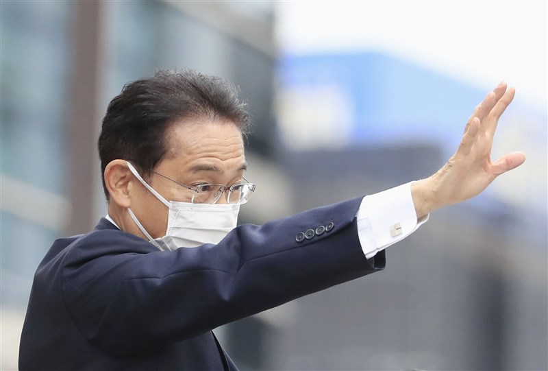 日本眾議院大選31日投開票,各主要日媒根據出口民調等預測,自民黨與公明黨組成的執政聯盟可望獲得過半數席次,首相岸田文雄將繼續執政。(共同社)