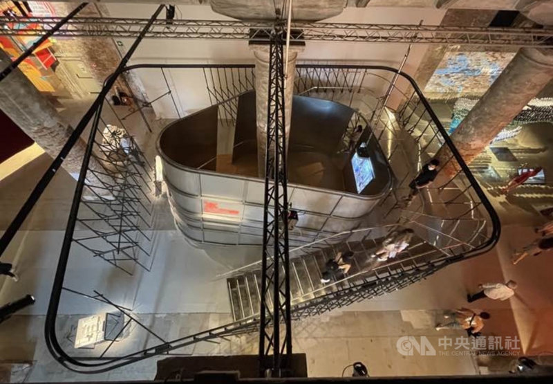 台灣建築團隊、來自宜蘭的「田中央工作群+黃聲遠」受邀參加正在義大利舉行的威尼斯雙年展,攜手導演蔡明亮、嶼山工房團隊推出作品「大家牽做伙」,詮釋高度自由的「共同生活」。(田中央工作群+黃聲遠提供)中央社記者邱祖胤傳真 110年11月2日