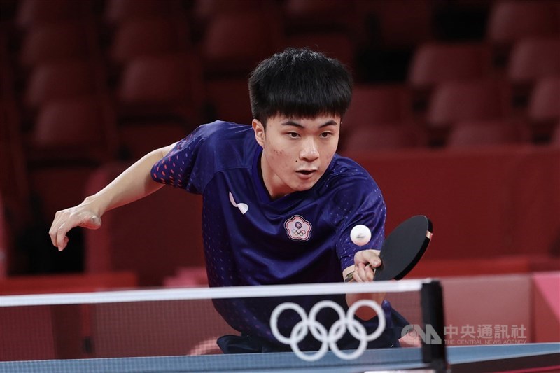 體育運動精英獎入圍名單4日出爐,不過羽球球后戴資穎、桌球一哥林昀儒(圖)、舉重女將陳玟卉並未入選。圖為林昀儒7月出戰東京奧運。(中央社檔案照片)