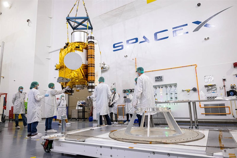 SpaceX獵鷹9號火箭將搭載執行DART任務的太空飛行器,23日發射升空。(圖取自NASA網頁nasa.gov)