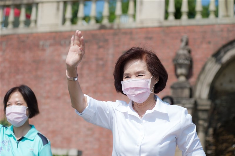 宜蘭縣長林姿妙（右）反對重啟核四。（圖取自facebook.com/LinZiMiaopage）