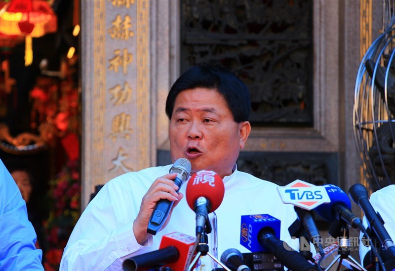 鎮瀾宮董事長顏清標(圖)傳欠債,名嘴周玉蔻指爆料者心驚驚。警政署9日說,已請台中市警察局主動調查偵辦。(中央社檔案照片)