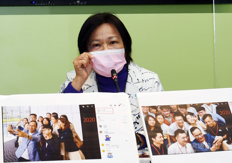 民進黨立委劉世芳(圖)11日表示,衛福部長陳時中針對聚會「無罩」事件已有澄清,但國民黨主席朱立倫仍拋出若是國民黨的話早就下台等言論,「可能朱立倫被中國假訊息亂台影響,所以上當了」,因為這段影片時間點為2020年6月,當時疫情處於一級警戒,且朱立倫去年5月至7月間參加多場活動也沒有戴口罩。中央社記者施宗暉攝 110年11月11日