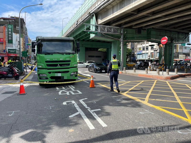 北市聯結車擦撞機車騎士嬤孫當場死亡 社會 中央社cna