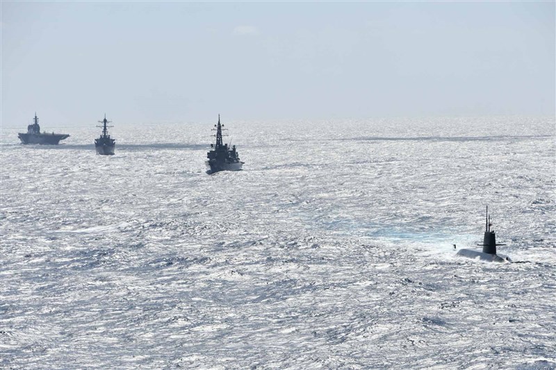 日本海上自衛隊宣布，已派遣潛艦與美國海軍在南海舉行共同訓練。（圖取自twitter.com/JMSDF_PAO）