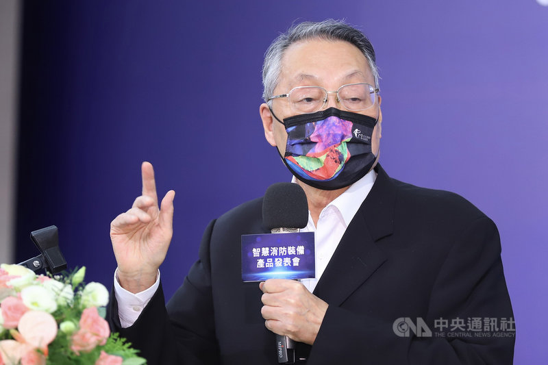 智慧消防裝備產品發表會17日下午在台北國際會議中心舉行,宏碁集團創辦人施振榮出席致詞。中央社實習記者蕭宇軒攝 110年11月17日