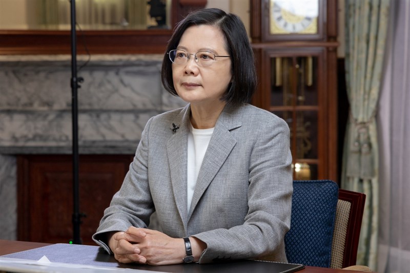 總統蔡英文18日呼籲,4項公投都投不同意票。(總統府提供)