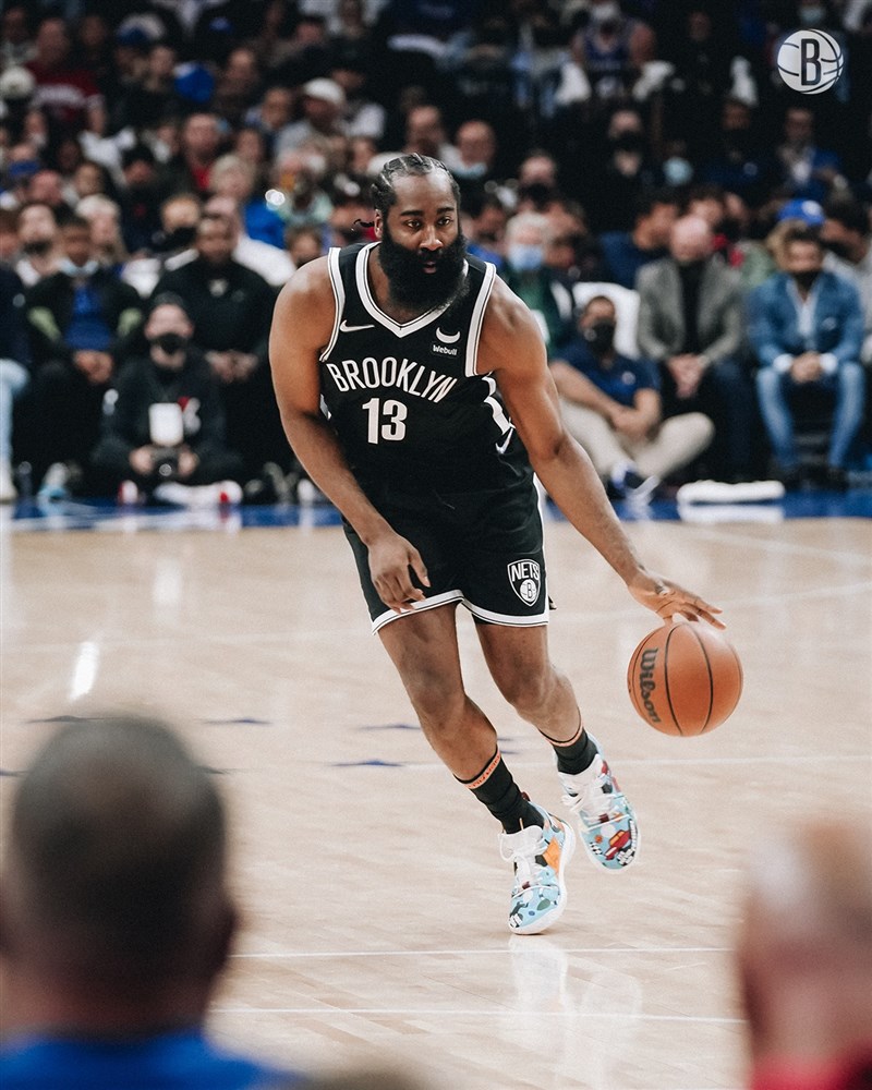 NBA布魯克林籃網主將哈登19日獨得36分，助籃網終場以115比113擊敗奧蘭多魔術。（圖取自facebook.com/BrooklynNets）