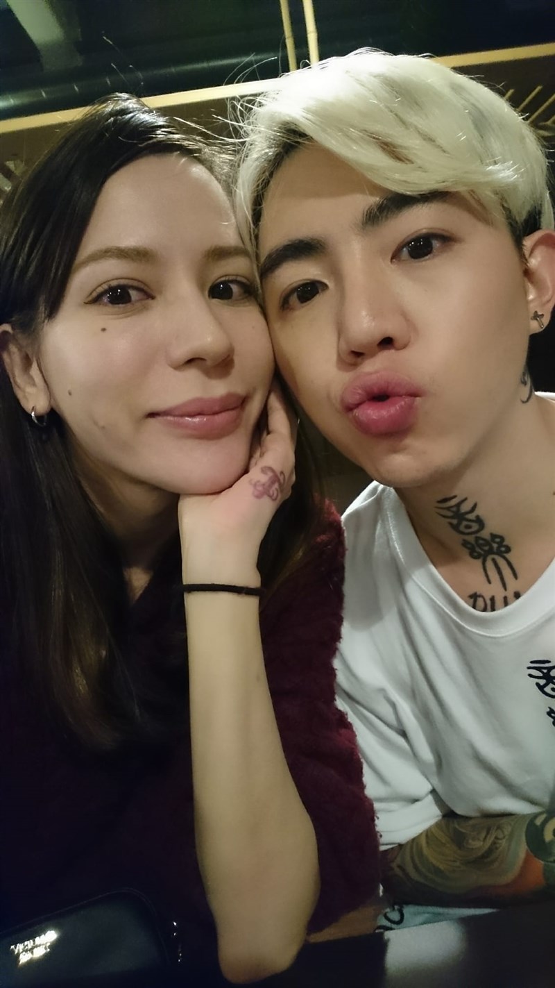 Keanna(左)稱謝和弦(右)在她懷孕期間還和莉婭同住飯店,讓她精神痛苦。(圖取自facebook.com/keanna.taiyh)