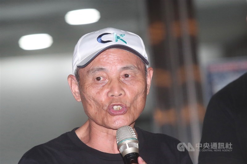 總統蔡英文25日到桃園視察藻礁,三接遷離公投案領銜人潘忠政(圖)盼總統邀他一同前往。(中央社檔案照片)