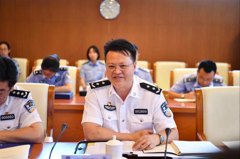 國際刑警組織25日宣布中國公安部國際合作局副局長胡彬郴(中)當選亞洲地區執行委員,任期3年。(圖取自中國人民公安大學網頁ppsuc.edu.cn)