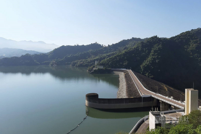 曾文水庫6月後水情好轉,年度發電量提前達標,25日有效蓄水量3.62億立方公尺,高出近10年平均值,總發電量將持續增加。(南區水資源局提供)中央社記者楊思瑞台南傳真 110年11月25日