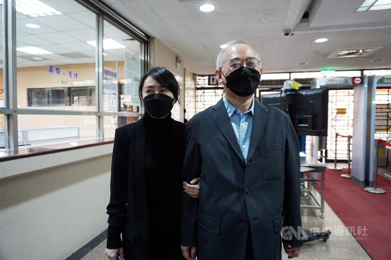 中國創新投資公司主席向心（右）及妻子龔青（左）被控涉違國安法，北檢以罪嫌不足為由不起訴。（中央社檔案照片）