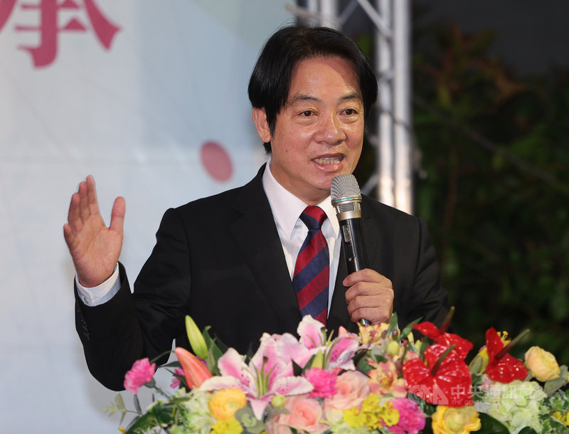 台北科技大學110週年紀念柱揭幕典禮26日舉行,副總統賴清德出席並致詞,肯定北科大培育無數人才,是政府推動國家重大政策的伙伴,可說是「功在台灣」。中央社記者謝佳璋攝 110年11月26日
