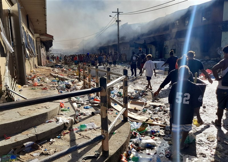 索羅門群島的反政府示威24日在首都荷尼阿拉爆發。（法新社）