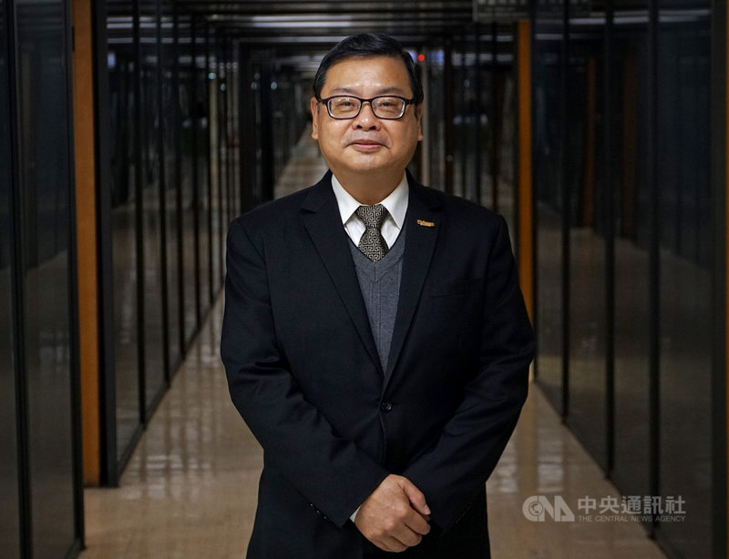對於最快何時可以開放邊境,交通部觀光局長張錫聰表示,還是要以中央流行疫情指揮中心的判斷為主,一但指揮中心判斷可以解封,觀光部門就可以立刻啟動,目前能做的就是準備,一方面把國旅市場做好,當作練兵場域,把硬體、軟體都整備好。中央社記者裴禛攝 110年11月28日